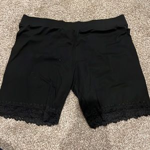 NWOT CATO XL Lace biker shorts